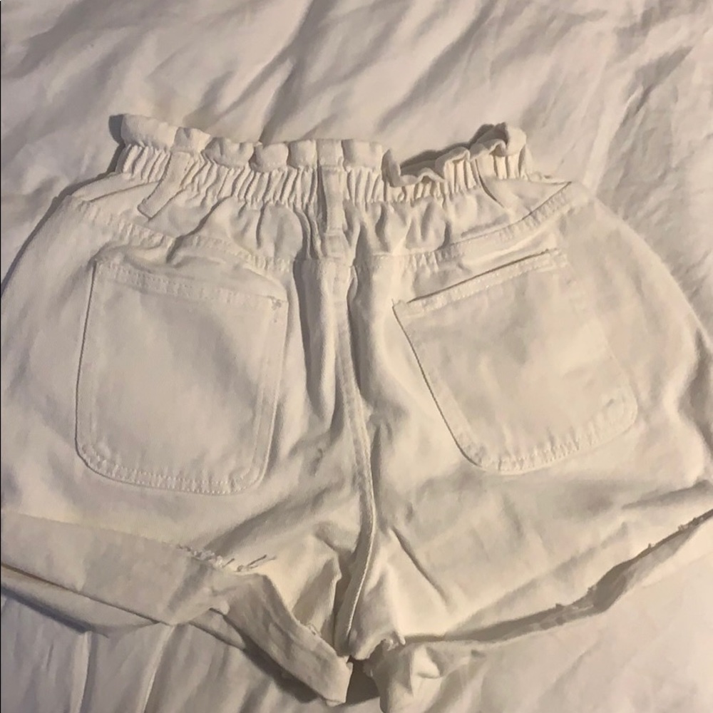 Princess Polly paper bag shorts - Picture 4 of 4